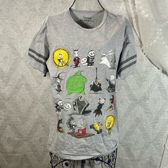walt disney world nightmare before christmas grey t shirt size S - Picture 1 of 7